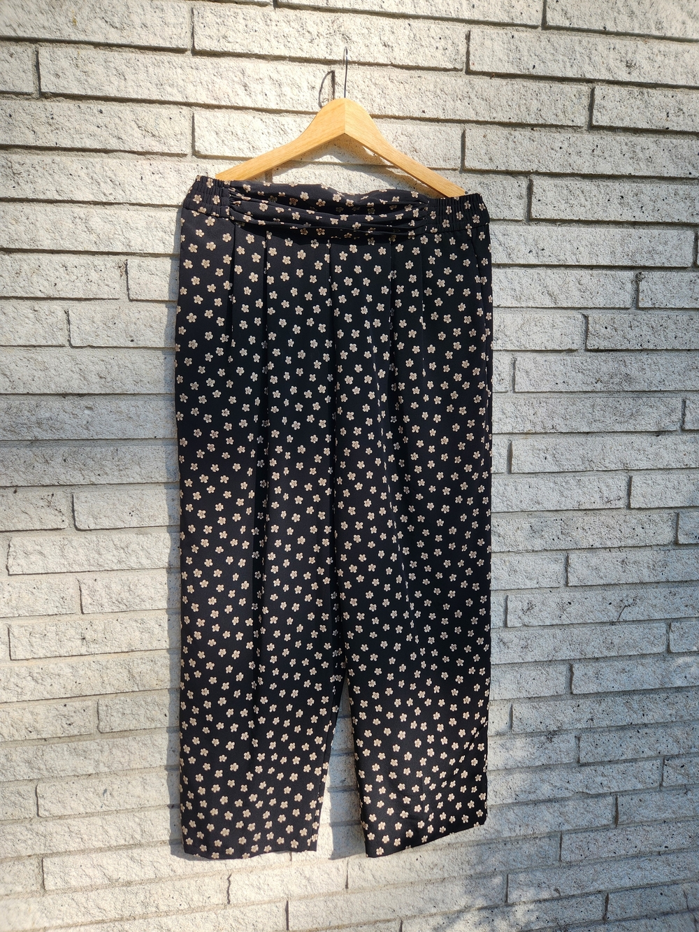 Vintage Villager Liz Claiborn Black Wide-Leg Pants with Cream Floral Print